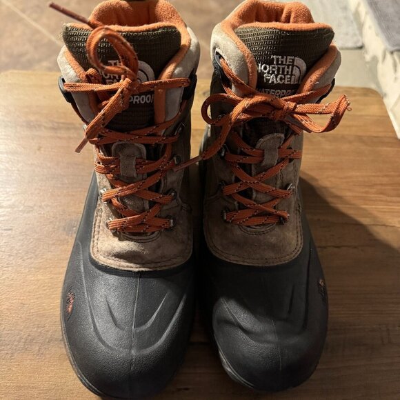 The North Face Winter Boots‎ Youth Size 6.5 Waterproof 200 Gram Insulation - Picture 1 of 14
